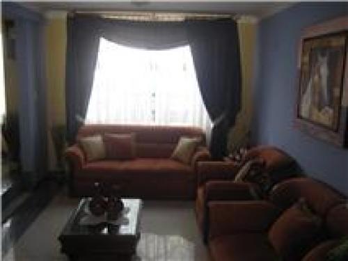 VENDO CASA EN EL SUR DE QUITO SECTOR NUEVA AURORA