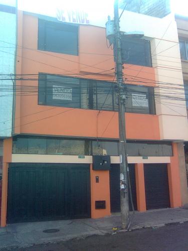 AMPLIA CASA EN SECTOR CENTRO COMERCIAL EL RECREO