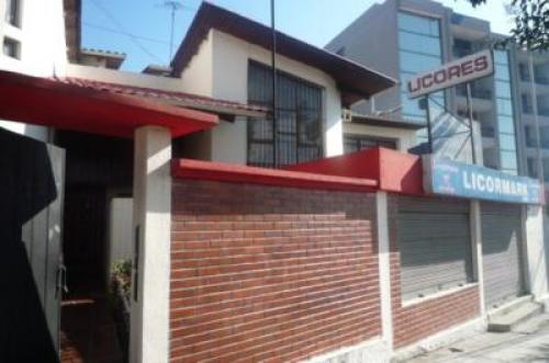 De oportunidad casa en la Av. América y NNUU