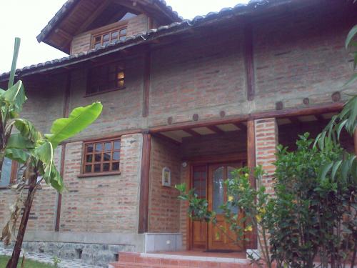 HERMOSA CASA ESTILO COUNTRY EN TUMBACO