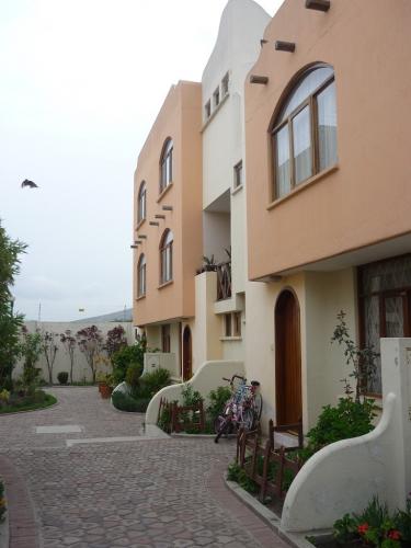 Casa 90m2 en Conjunto Privado 3 Dormitorios San Antonio de Pichincha (Mitad del Mundo)