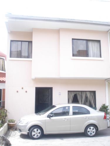 casa por el colegio Miguel Merchan $65000