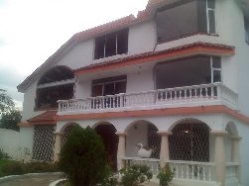 vENDO AMPLIA Y HERMOSA CASA EN EL VALLE DE LOS CHILLOS