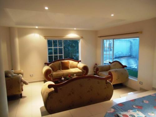 SE VENDE CASA GRANDE EN SANGOLQUI