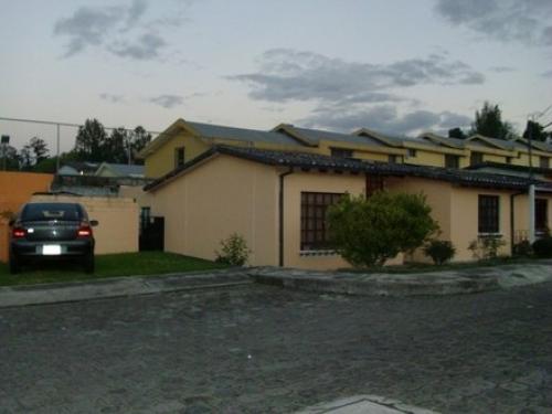 URGENTE CASA DE CAMPO EN CONJUNTO SANGOLQUI - SAN RAFAEL