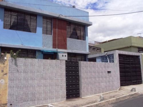 VENDO CASA SUR DE QUITO SECTOR ALPAHUASI