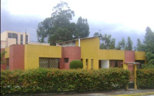 VENDO HERMOSA CASA ESQUINERA INDEPENDIENTE EN CONOCOTO