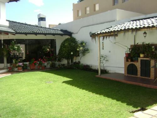 Hermosa Casa Club los Chillos 4 dormitorios