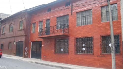 INMOBILIARIA TEMPUS VENDE CASA BARRIO SANTA ANA - SECTOR SUR