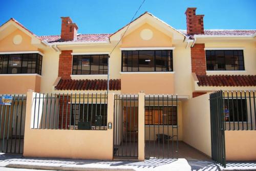 INMOBILIARIA PEDRO PAREDES VENDE CASA EN EL SECTOR DE LA CIUDADELA JACARANDA