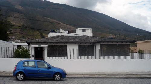 DOS CASAS EN UN TERRENO INDEPENDIENTE ÁREA TOTAL: 500m2, PUSUQUÍ, SECTOR GRUNENTHAL $210.000