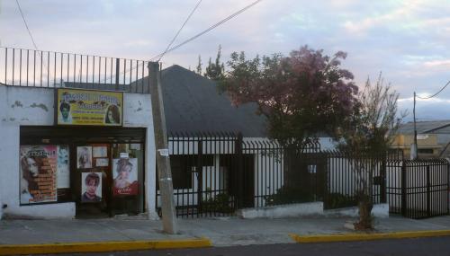 23 DE JUNIO CASA DOS PLANTAS 255M2 MÁS DEPARTAMENTO DÚPLEX 110M2, MÁS LOCAL COMERCIAL 35M2 $190.000, APROVECHE