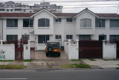 CASA DE DOS PLANTAS, AVENIDA DIEGO DE VÁSQUEZ, CONJUNTO EUROAMERICAN HOMES, 130m2 $78.000