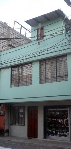 CARAPUNGO CASA 130M2 CON LOCAL, ZONA COMERCIAL, CERCA COLEGIO LUXEMBURGO.