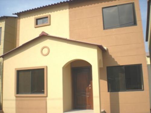 VILLA CLUB VENDO BONITA CASA 2 PLANTAS, 4 DORMITORIOS, ESTUDIO, PATIO SOCIAL Y GARAJE