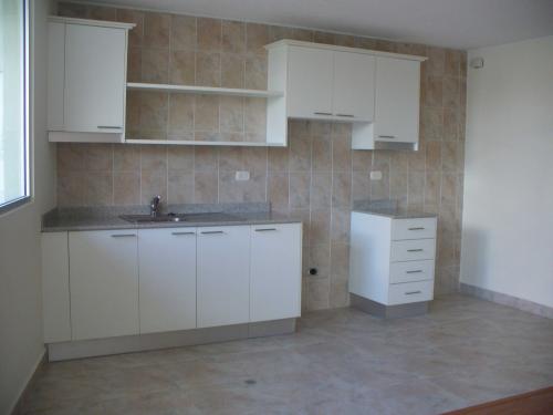 VENDO SUITE SUBIDA AL BOSQUE ANTES DE LLEGAR A LA AV. BRASIL