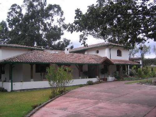 LA MERCED, VALLE DE LOS CHILLOS, HERMOSA Y ELEGANTE QUINTA