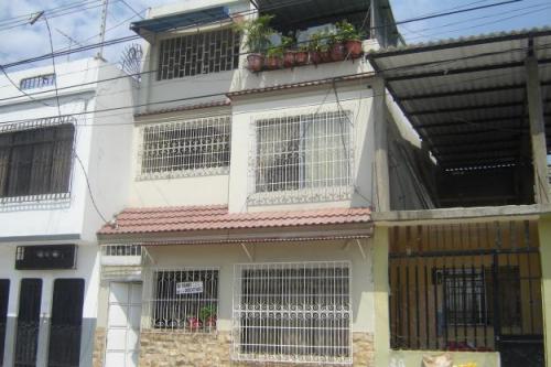 Bella casa Rentera en Sauces 6