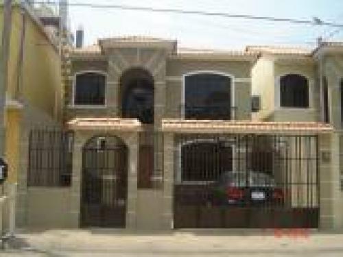 Hermosa Casa por estrenar en Urdenor