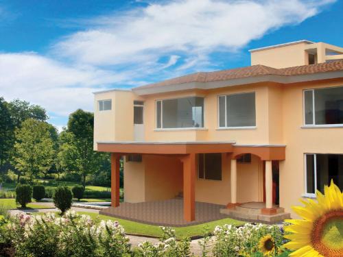 Conjunto privado Prados de San Jose 5 casas exclusivas de 250m2 con acabados de primera VISITE LA CASA MODELO esta dentro de la urb San Jose del Valle