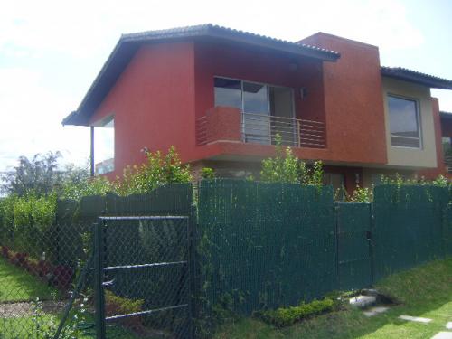 CASA DE VENTA CUMBAYA TRES DOR. (VIL)