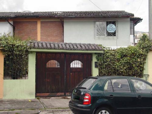 Vendo Casa independiente, sector residencial, cerca de todo.