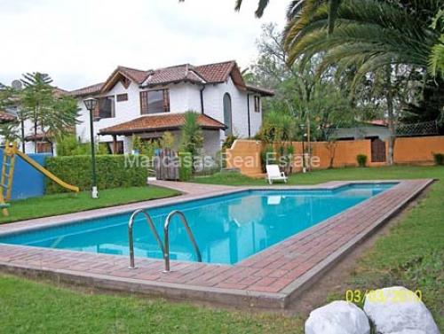 Hermosa Casa dentro de Conjunto Privado con Piscina 