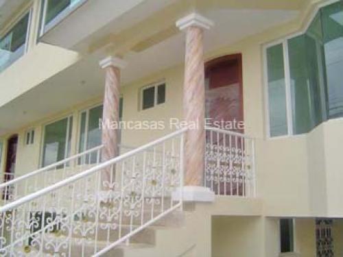 Elegante Casa de Venta por Estrenar Urb La Primavera