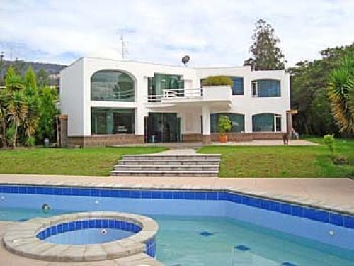 Excelente Propiedad de Venta en Nayon, dentro de exclusiva Urb. Privada 