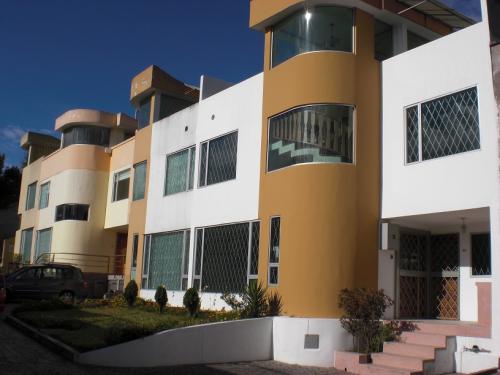 Casa de Venta, 3 o 4 Dormitorios, 190 m2, Excelente Ubicación, Norte de Quito
