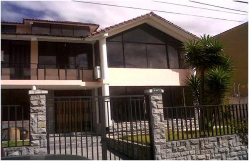 HERMOSA CASA EN ARMENIA ACABADOS DE PRIMERA UNA EXELENTE INVERSION