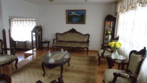 VENDO HERMOSA CASA AMPLIA, EN MONTESERRIN