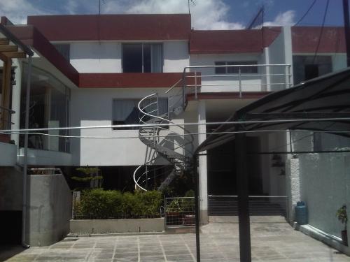 ¡¡VALLE DE LOS CHILLOS¡¡ HERMOSA CASA RENTERA SECTOR CONOCOTO - LA MOYA - LAPAZ $ 165000 NEGOCIABLES ,TLF 022868805 - 0996169136