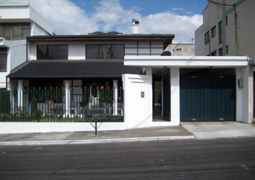 CASA AMPLIA, 370M2, SECTOR CONDADO, 2 PLANTAS $195.000 INFORMES: 2353-232, 097-592747