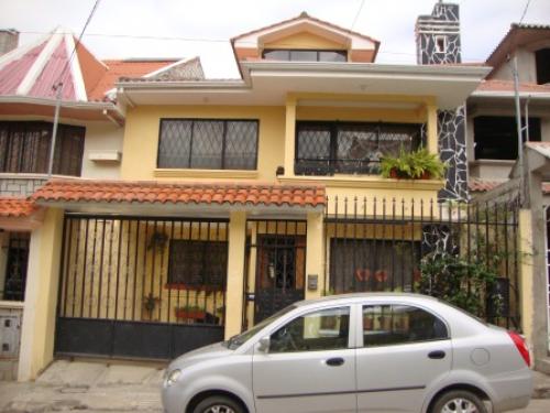 E-28628CASAS EN CUENCA ECUADOR - SECTOR MAYANCELA