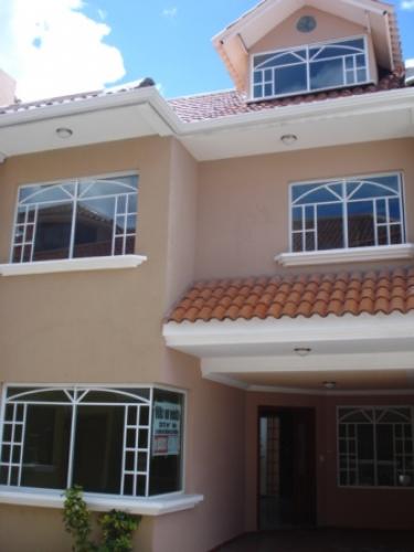 M-29448 CASA POR ESTRENAR EN FERIA LIBRE. VISITENOS casasencuencaecuador