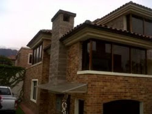 HERMOSA CASA EN LA MEJOR ZONA DE CUMBAYA CERCA U. SAN FRANCISCO