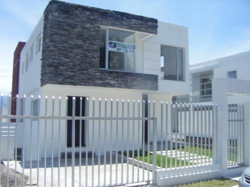 CUMBAYA CASA MODERNA DE VENTA, POR ESTRENAR