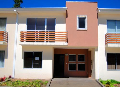 INMOBILIARIA PEDRO PAREDES VENDE VILLA SECTOR ENTRADA A MISICATA - CUENCA