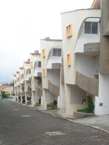 CASA DE VENTA EN LA URB. SANTA LUCIA