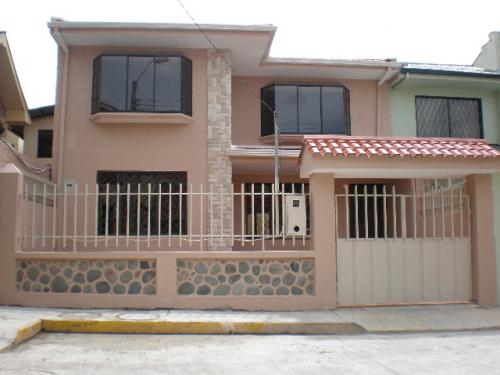 VENDO BONITA Y AMPLIA CASA EN EL MEJOR SECTOR DE TOTORACOCHA