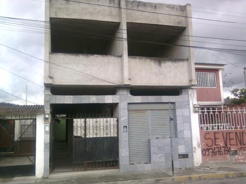 VENDO DE OPORTUNIDAD CASA DE DOS PLANTAS EN OBRA NEGRA 