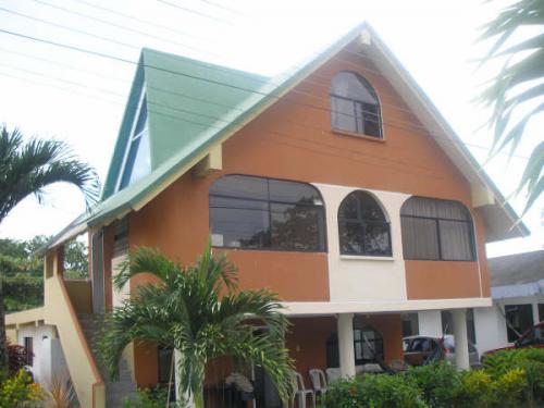 TONSUPA. CASA EN VENTA AMOBLADA EN CLUB. DE OPORTUNIDAD!!!