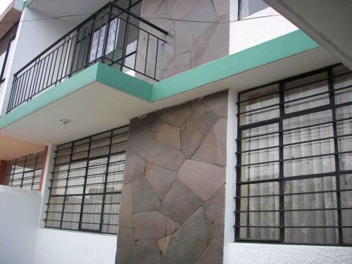 Vendo casa rentera norte de Quito sector Andalucia