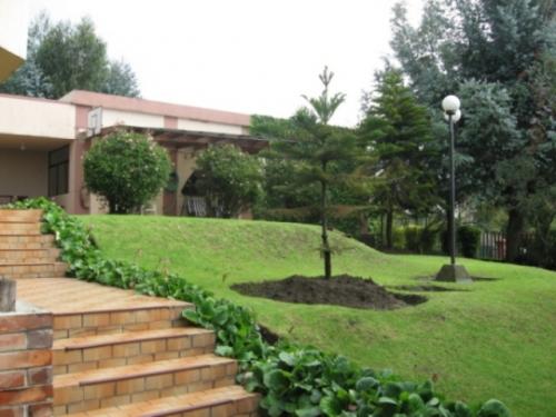 HERMOSA CASA DE VENTA EN EL BOSQUE