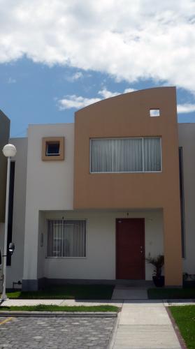 CASA OLIVOS, SECTOR PUSUQUÍ 89M2 DE CONSTRUCCIÓN $62.000 INFORMES: INMOBILIARIA CONEXION: 2353-232 , 097-592747