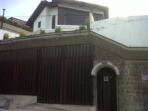 HERMOSA PROPIEDAD POR LA GONZALEZ SUAREZ