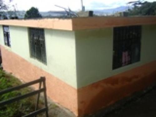 DE OFERTA VENDO CASA CON TERRENO EN EL SUR DE QUITO A 15 MINUTOS DEL TERMINAL QUITUMBE