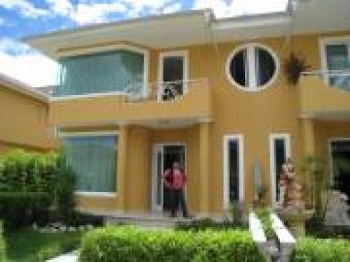 CASA AMOBLADA CLUB HABITACIONAL LA MAISON VIA AL TINGO 