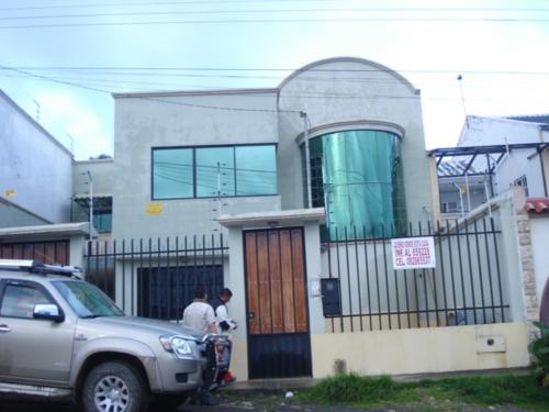 M-CASA EN SAN PEDRO DEL CEBOLLAR CERCA AL COLEGIO SANTA ANA